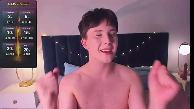 AdrianoAubert online show from 11, 10, 2025