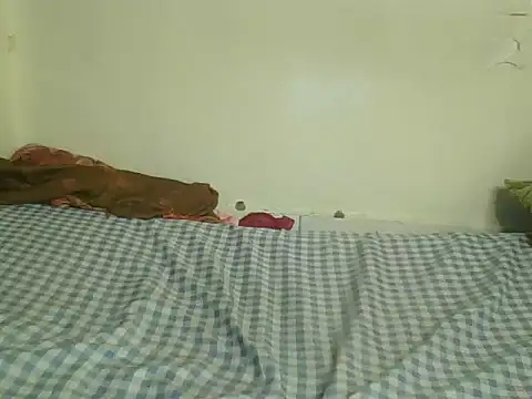 Snapshot of SweetLeona chatting on 13, 10, 2025 SweetLeona online show from 13, 10, 2025