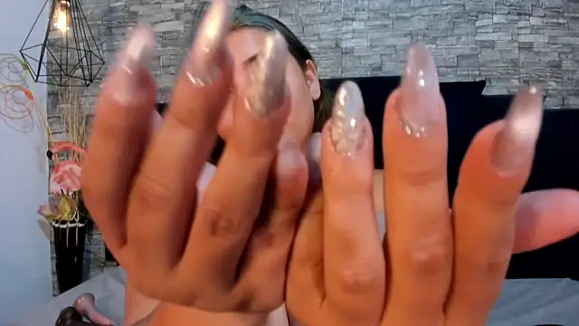 Sophia Brunett online show from 24, 3, 2026