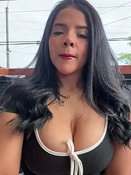 Snapshot of HannahFiore chatting on 12, 2, 2025 HannahFiore online show from 12, 2, 2025