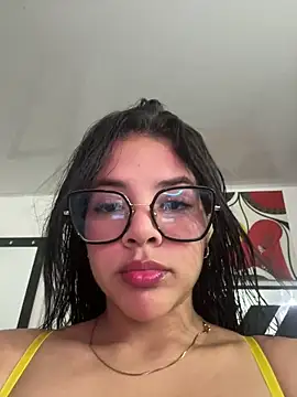 Snapshot of HannahFiore chatting on 27, 2, 2025 HannahFiore online show from 27, 2, 2025