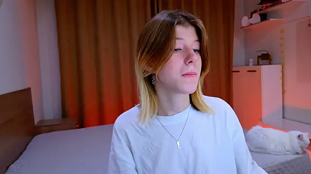 Bella amory online show from 2, 11, 2025