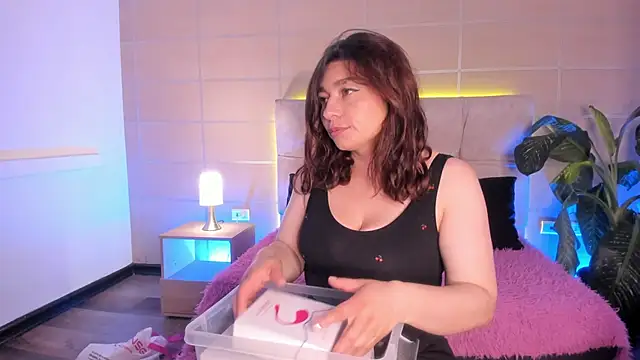  michonne  online show from 15, 11, 2025