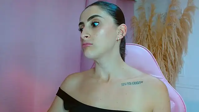 Danella houston online show from 10, 4, 2026