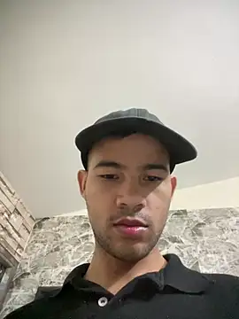 Snapshot of Twink_X chatting on 4, 3, 2025 Twink X online show from 4, 3, 2025