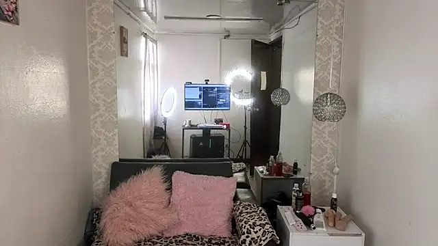 lizha milf online show from 4, 11, 2025