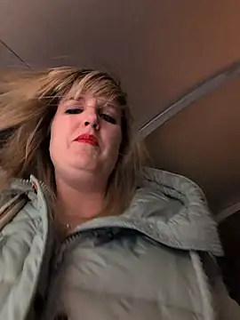 Sexybiene969 online show from 22, 11, 2025