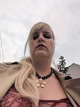 Sexybiene969 online show from 19, 4, 2026