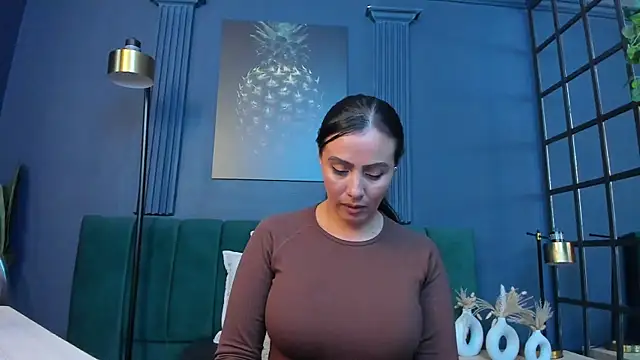 scarlet edwars online show from 25, 3, 2026