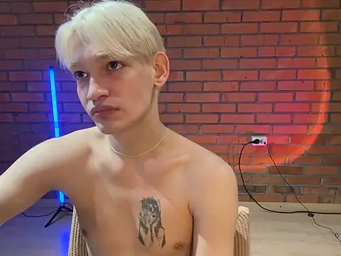 Julian wins online show from 8, 2, 2025