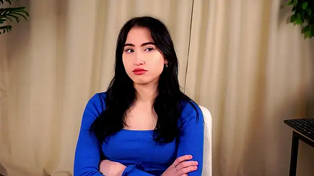 LynnaHandley online show from 10, 2, 2025