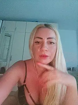 Snapshot of visnjica chatting on 23, 6, 2026 visnjica online show from 23, 6, 2026