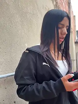 Laura-Khalifa online show from 14, 2, 2025