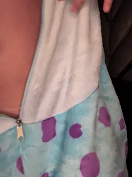 Laura-Khalifa online show from 28, 11, 2025