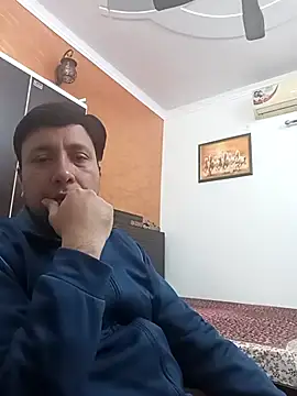 Snapshot of innocentboy1987 chatting on 28, 2, 2025 innocentboy1987 online show from 28, 2, 2025