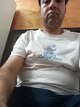 innocentboy1987 online show from 23, 4, 2026