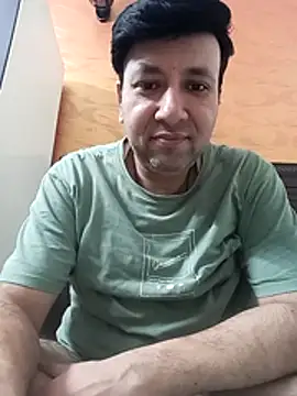 Snapshot of innocentboy1987 chatting on 19, 5, 2026 innocentboy1987 online show from 19, 5, 2026