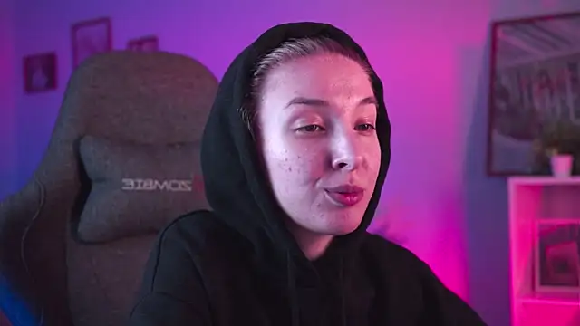 Snapshot of PhilippaAdamas chatting on 23, 2, 2025 PhilippaAdamas online show from 23, 2, 2025