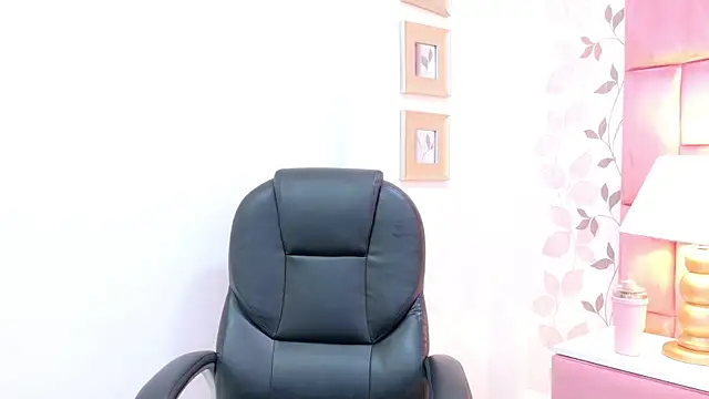 Snapshot of ArianaFranco chatting on 7, 5, 2026 ArianaFranco online show from 7, 5, 2026