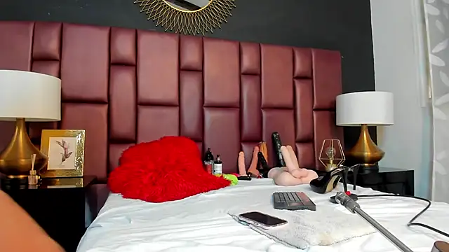 Snapshot of AgathaBladee chatting on 25, 2, 2025 AgathaBladee online show from 25, 2, 2025