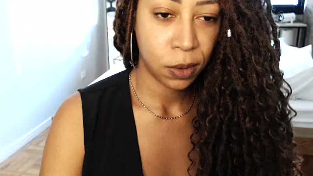 Snapshot of dianagolley420 chatting on 17, 2, 2025 dianagolley420 online show from 17, 2, 2025