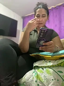 Snapshot of Carola-Ross chatting on 16, 4, 2026 Carola-Ross online show from 16, 4, 2026