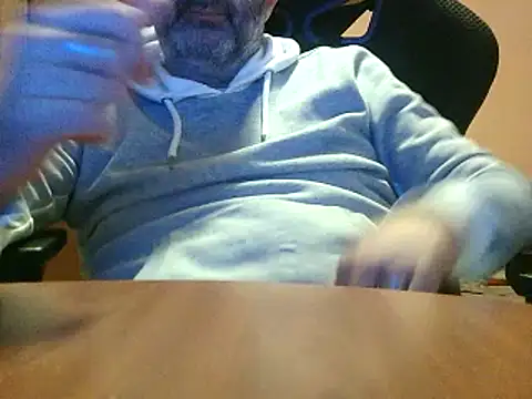 Snapshot of lanata chatting on 8, 3, 2025 lanata online show from 8, 3, 2025