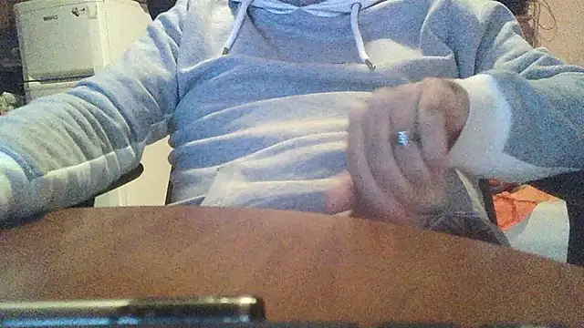 Snapshot of lanata chatting on 23, 11, 2025 lanata online show from 23, 11, 2025