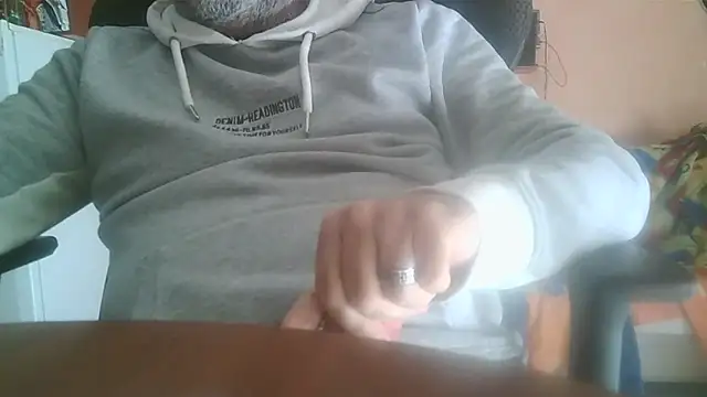 Snapshot of lanata chatting on 17, 12, 2025 lanata online show from 17, 12, 2025