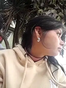 Snapshot of CHLOE_ISABELL chatting on 6, 3, 2025 CHLOE ISABELL online show from 6, 3, 2025