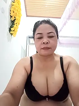 Baby-bigtits2024 online show from 8, 3, 2025