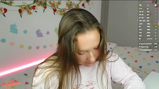 EmilyxxGraces online show from 6, 4, 2026