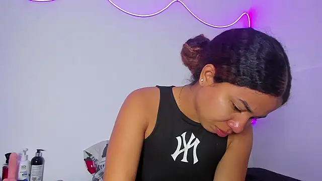 MELINAMARTINS online show from 3, 2, 2026