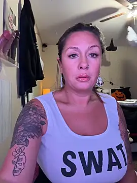 Snapshot of bossyroxy84 chatting on 26, 10, 2025 bossyroxy84 online show from 26, 10, 2025