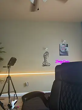 Snapshot of bossyroxy84 chatting on 3, 2, 2026 bossyroxy84 online show from 3, 2, 2026