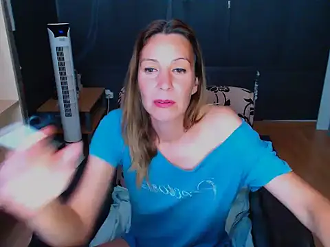 Snapshot of hannaha chatting on 7, 6, 2026 hannaha online show from 7, 6, 2026
