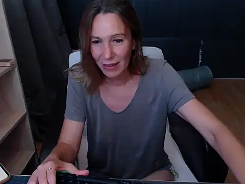 Snapshot of hannaha chatting on 3, 7, 2026 hannaha online show from 3, 7, 2026