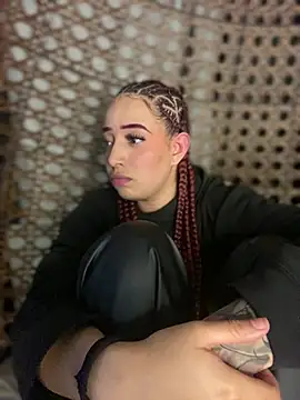 Scarlett-LS online show from 13, 2, 2025