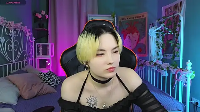 Akemi Sora  online show from 1, 3, 2025