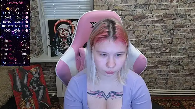 Snapshot of Little_kitsune1707 chatting on 23, 11, 2025 Little kitsune1707 online show from 23, 11, 2025