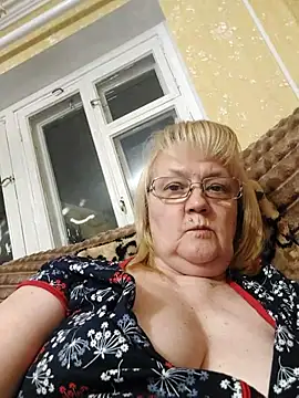 Snapshot of Violet5364 chatting on 5, 4, 2026 Violet5364 online show from 5, 4, 2026
