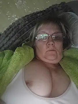Snapshot of Violet5364 chatting on 27, 4, 2026 Violet5364 online show from 27, 4, 2026