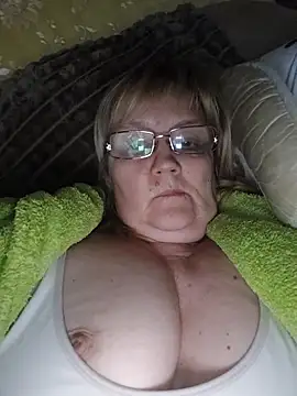Snapshot of Violet5364 chatting on 28, 4, 2026 Violet5364 online show from 28, 4, 2026