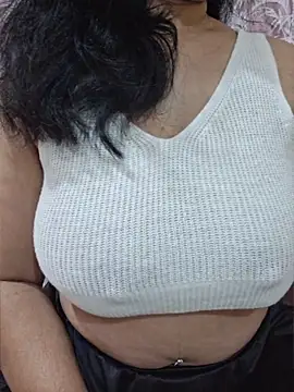 Snapshot of Jassi_Does chatting on 21, 4, 2026 Jassi Does online show from 21, 4, 2026