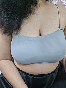 Snapshot of Jassi_Does chatting on 22, 4, 2026 Jassi Does online show from 22, 4, 2026