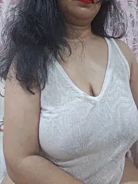 Snapshot of Jassi_Does chatting on 18, 5, 2026 Jassi Does online show from 18, 5, 2026