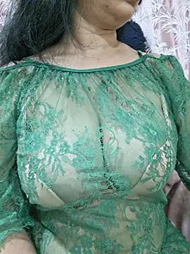 Snapshot of Jassi_Does chatting on 24, 5, 2026 Jassi Does online show from 24, 5, 2026