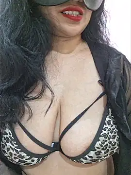 Snapshot of Jassi_Does chatting on 27, 5, 2026 Jassi Does online show from 27, 5, 2026