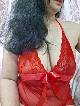 Snapshot of Jassi_Does chatting on 27, 5, 2026 Jassi Does online show from 27, 5, 2026
