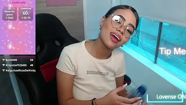 Snapshot of Sussan_love01 chatting on 5, 3, 2025 Sussan love01 online show from 5, 3, 2025